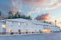 2 Star Hotels In Brunswick Super 8 Seville Image