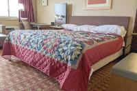 Hotels In Greenville Illinois Priceline Economy Inn Vandalia Image