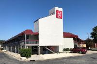 2 Star Hotels In Winterville Rodeway Inn Suites Greenville Image