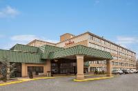 Hotels In Englewood New Jersey Priceline Ramada Hotel Rochelle Park Image